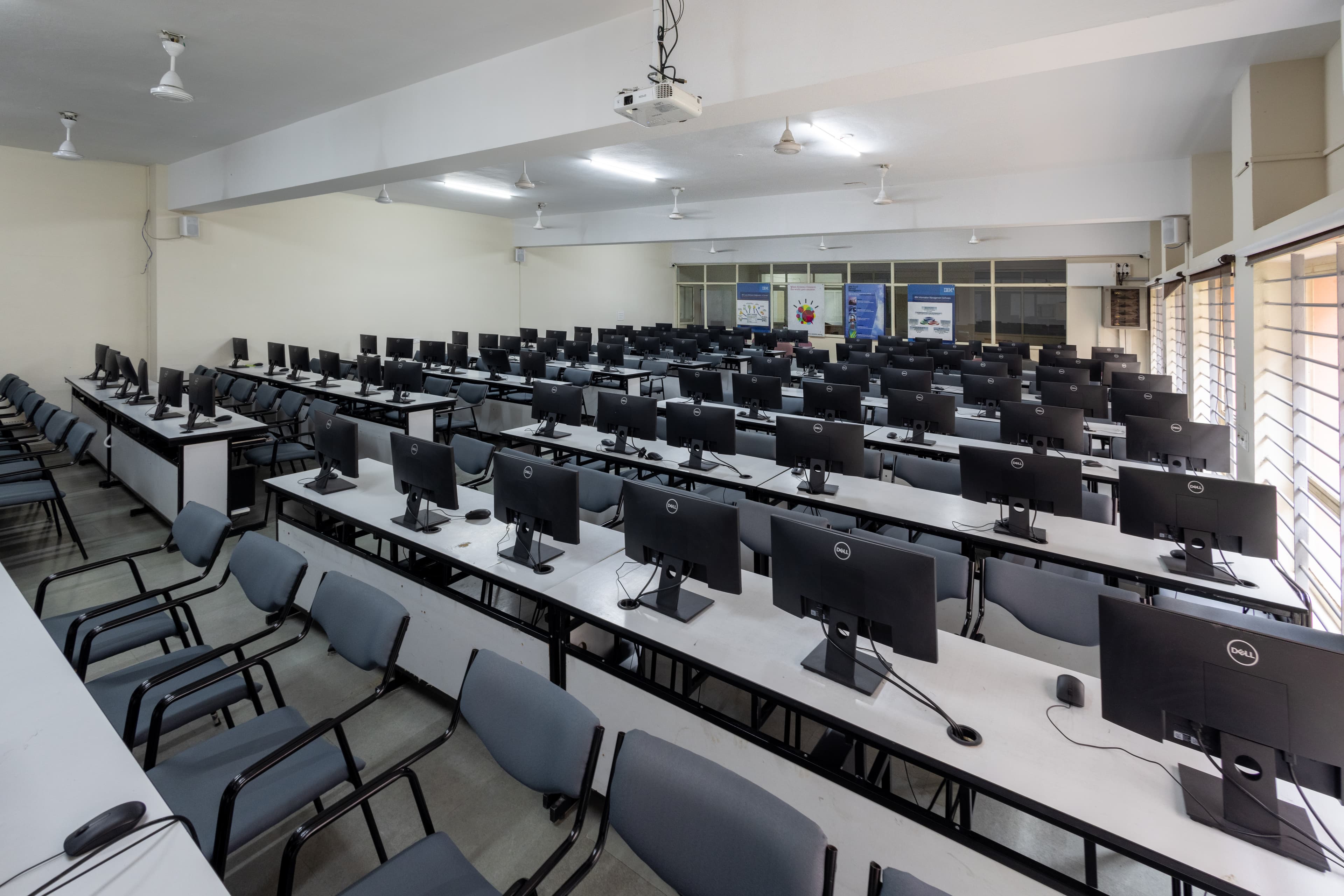 Acropolis Institute of Management Studies and Research background